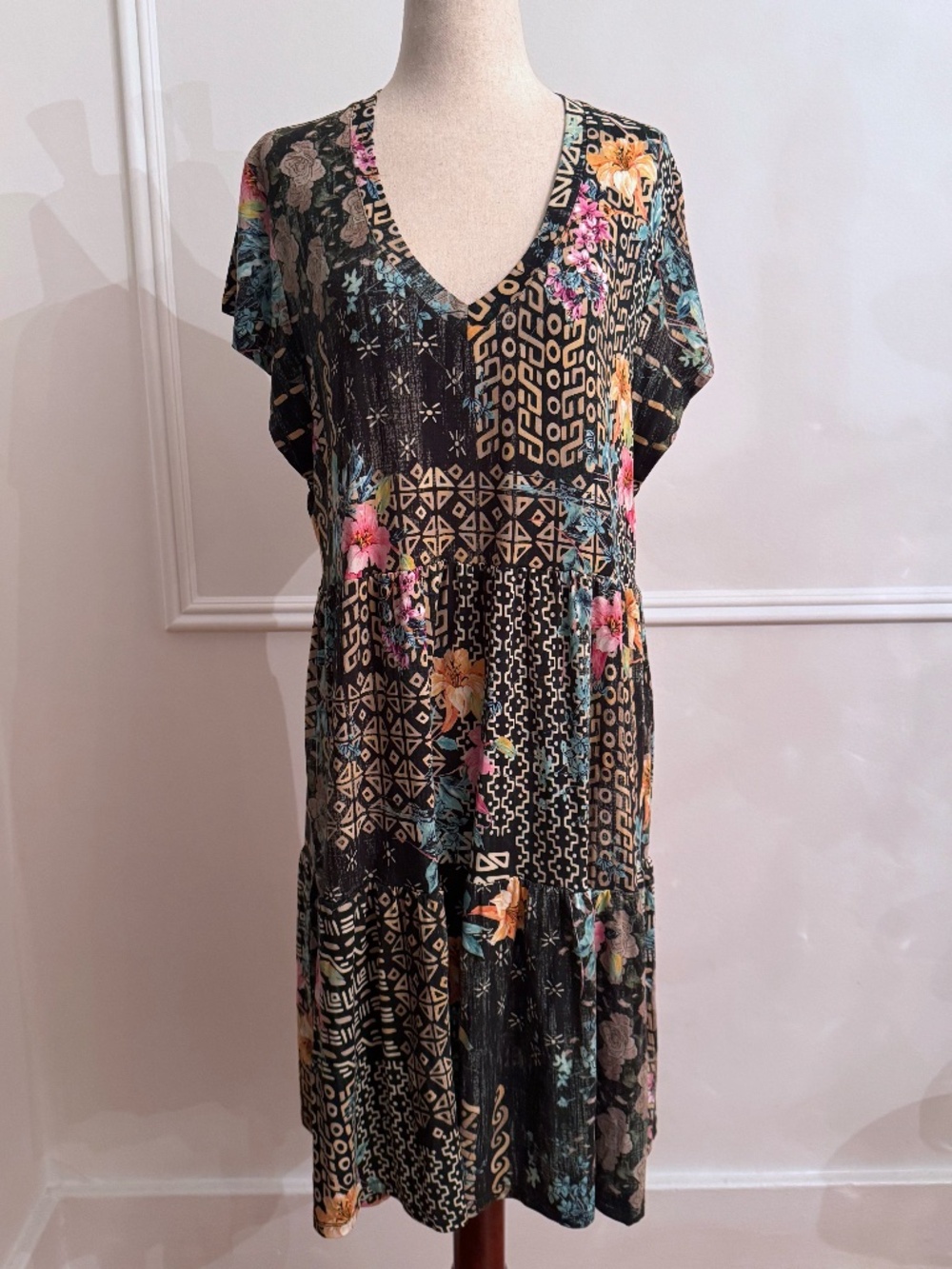 Johnny Was NWOT Black Boho Mixed Print Patchwork V-Neck Tiered Dress L